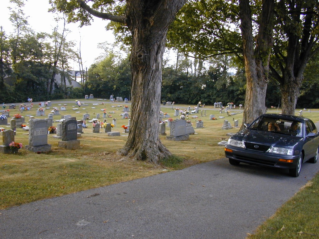  L - R: Bettie Crabb and father J. R. U. Crabb Stone - Glasgow Cemetery, Glasgow, KY